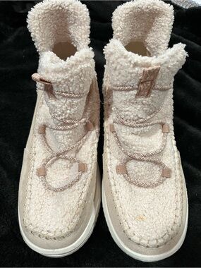 Hey Dude Camden Suede Cozy Boot